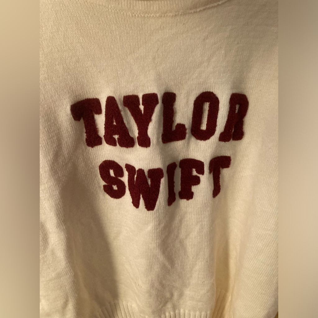 Taylor Swift Sweater. Super Rare!